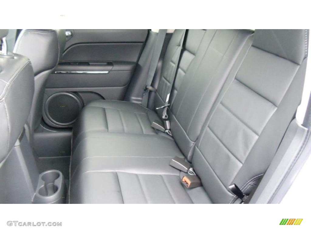 Dark Slate Gray Interior 2011 Jeep Patriot Latitude X 4x4 Photo #46537149