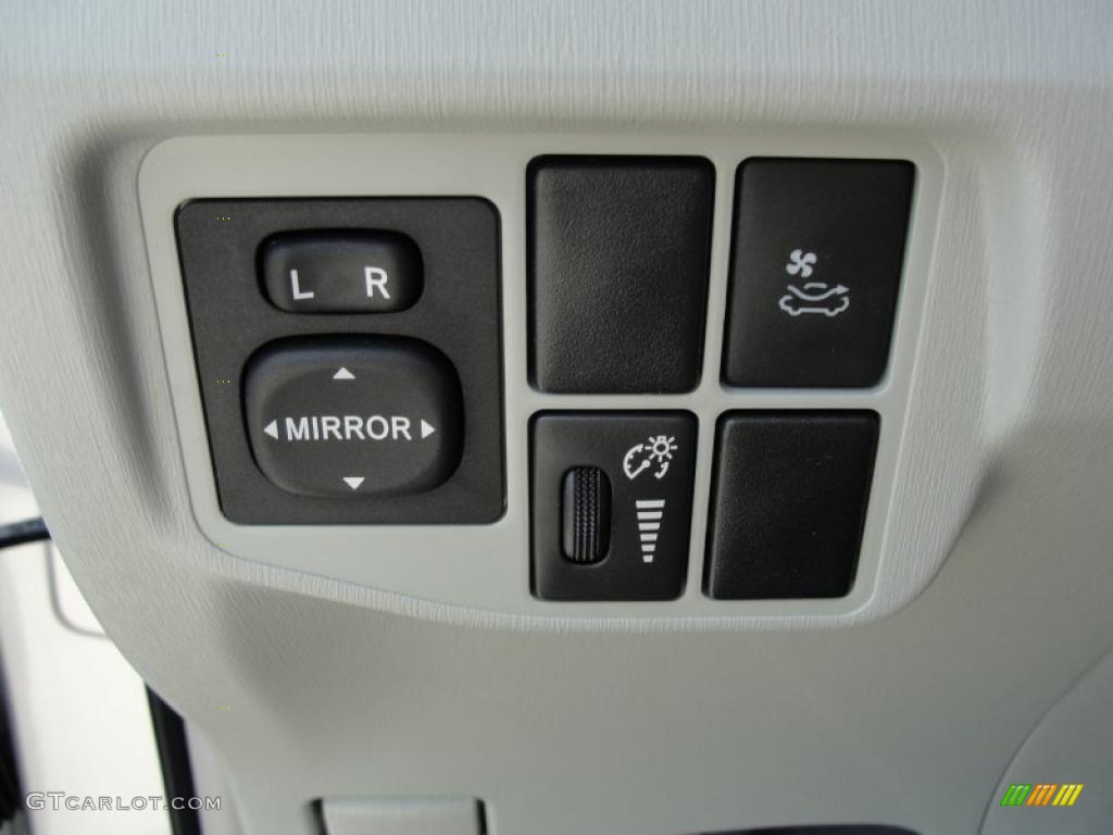 2011 Toyota Prius Hybrid III Controls Photo #46537479