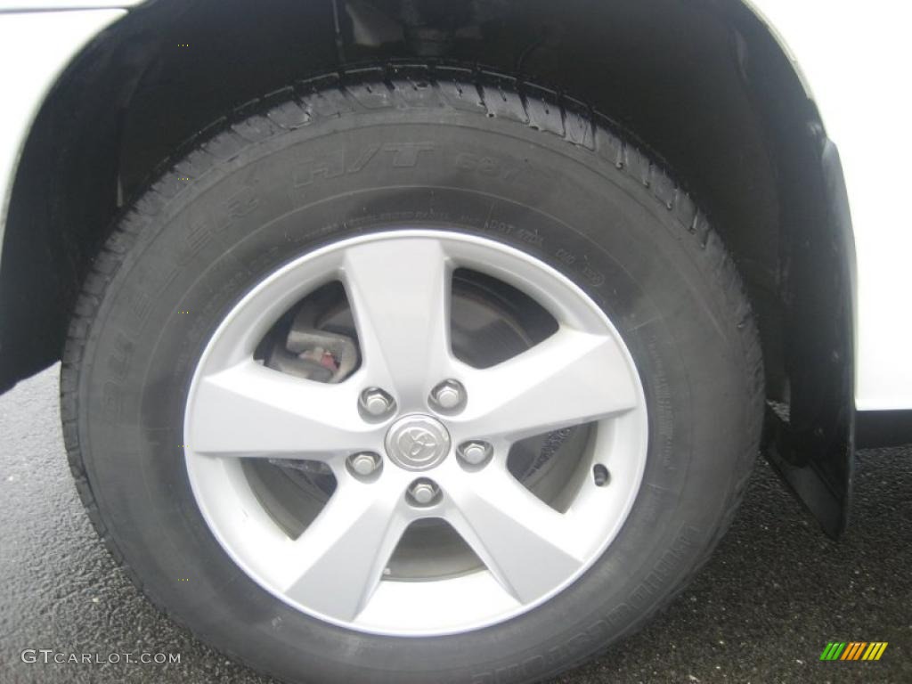 2005 Toyota RAV4 4WD Wheel Photos