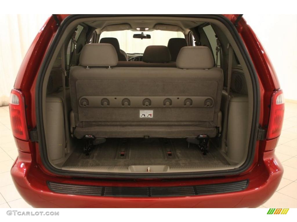 2003 Chrysler Voyager LX Trunk Photo #46540974
