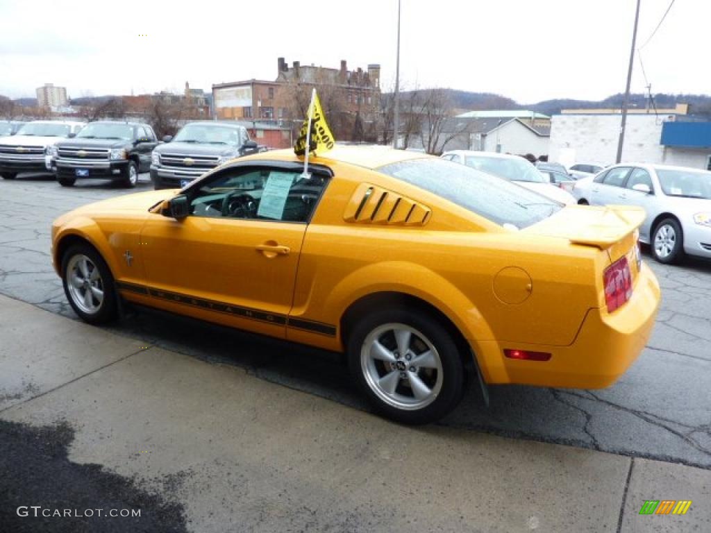 2008 Mustang V6 Deluxe Coupe - Grabber Orange / Dark Charcoal photo #7