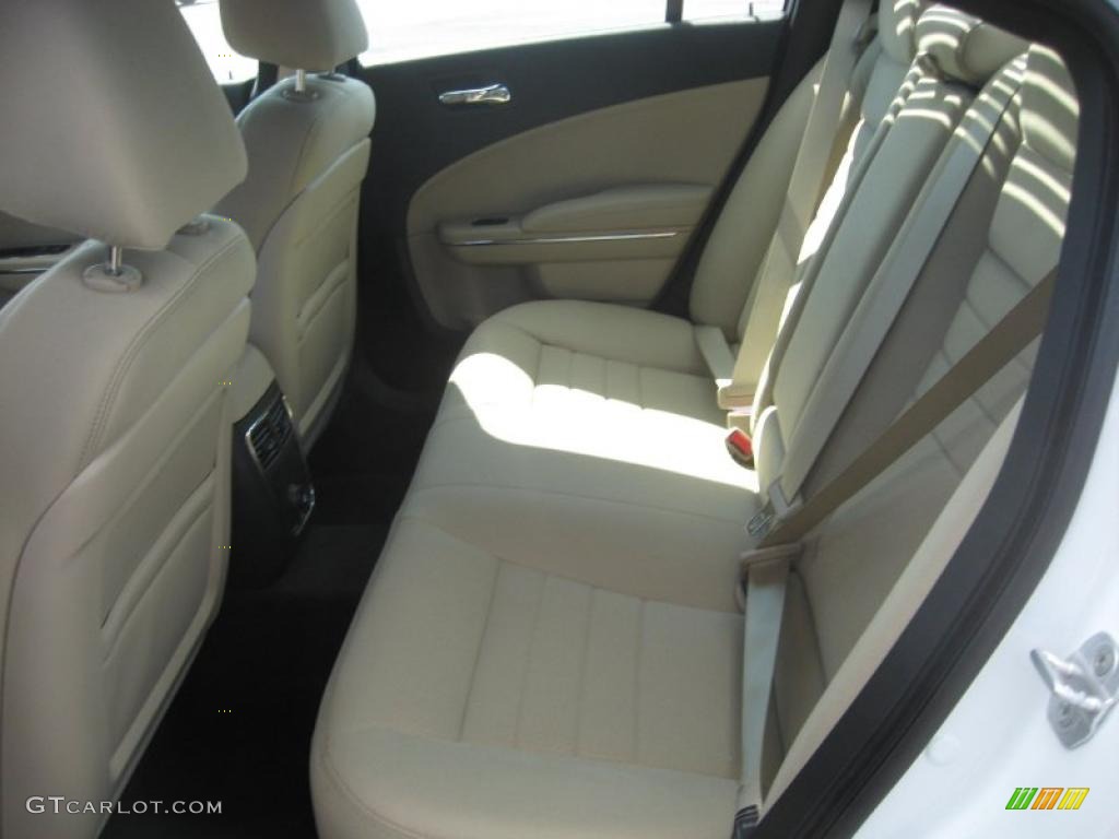 2011 Charger SE - Bright White / Black/Light Frost Beige photo #14
