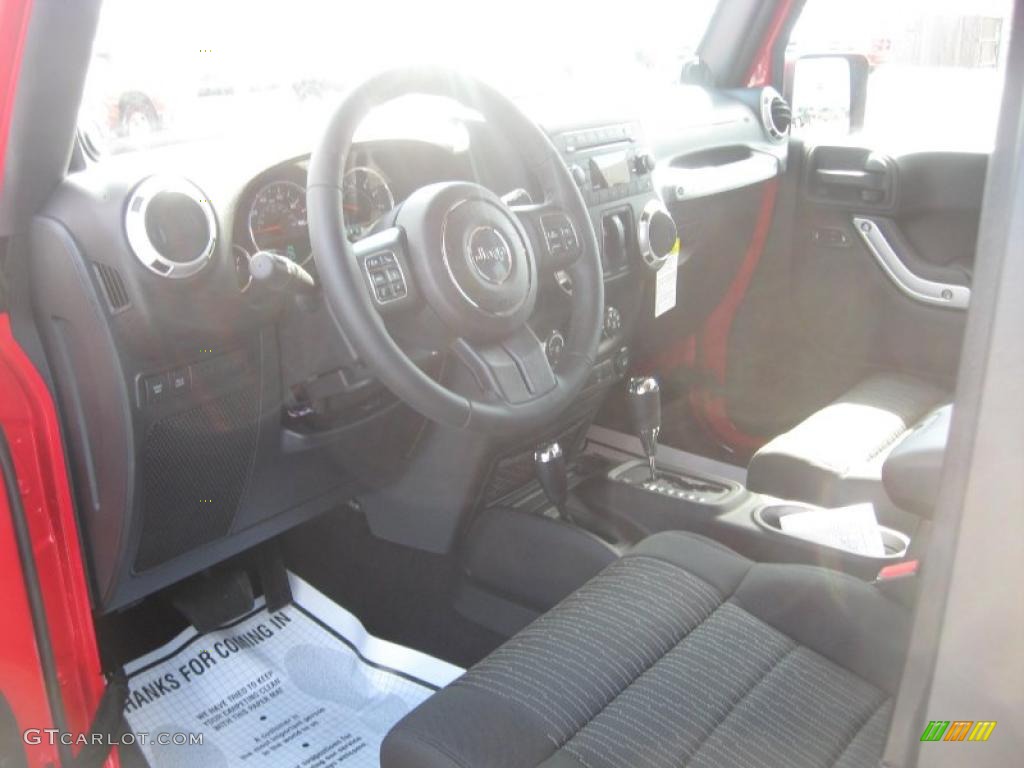 2011 Wrangler Rubicon 4x4 - Flame Red / Black photo #11