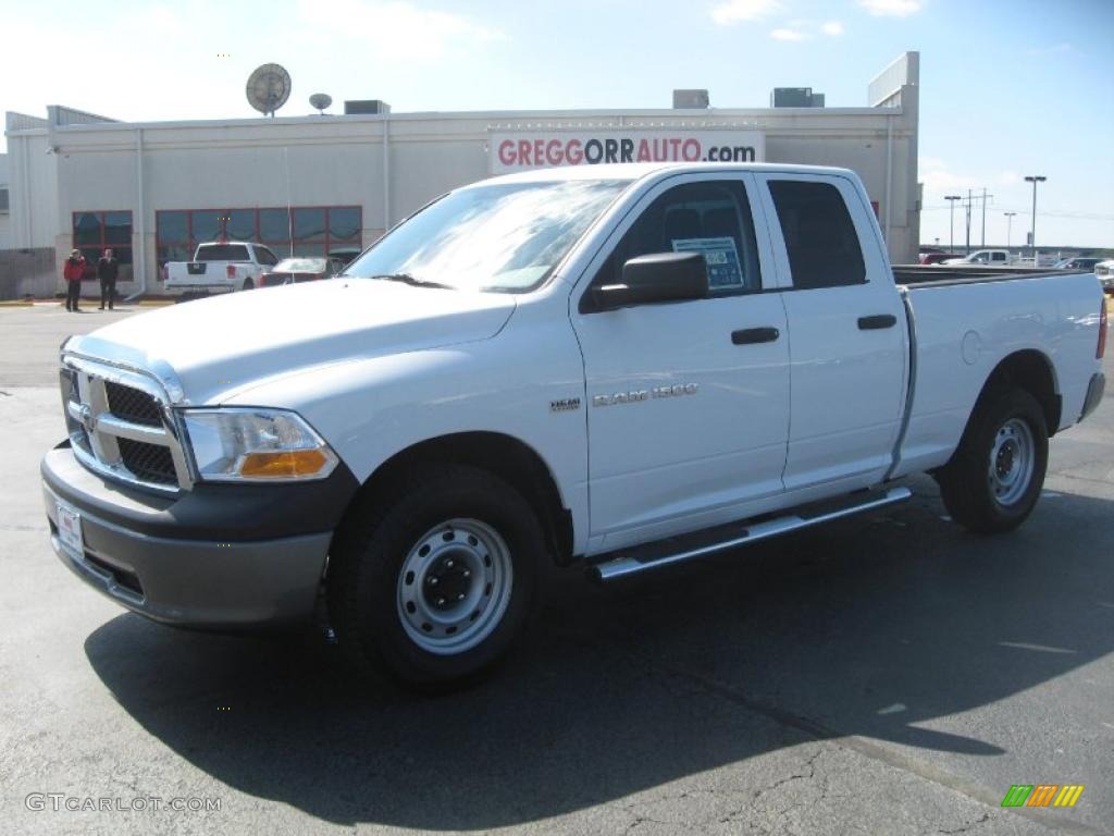 2011 Ram 1500 ST Quad Cab 4x4 - Bright White / Dark Slate Gray/Medium Graystone photo #1