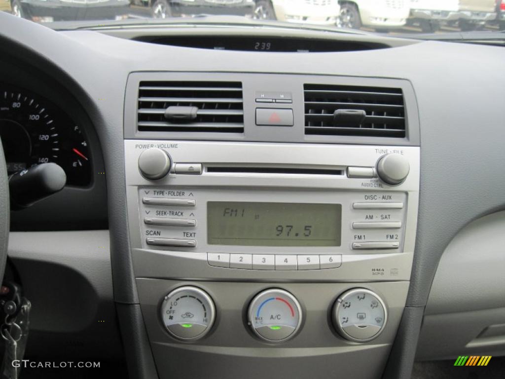 2011 Camry LE - Classic Silver Metallic / Ash photo #17