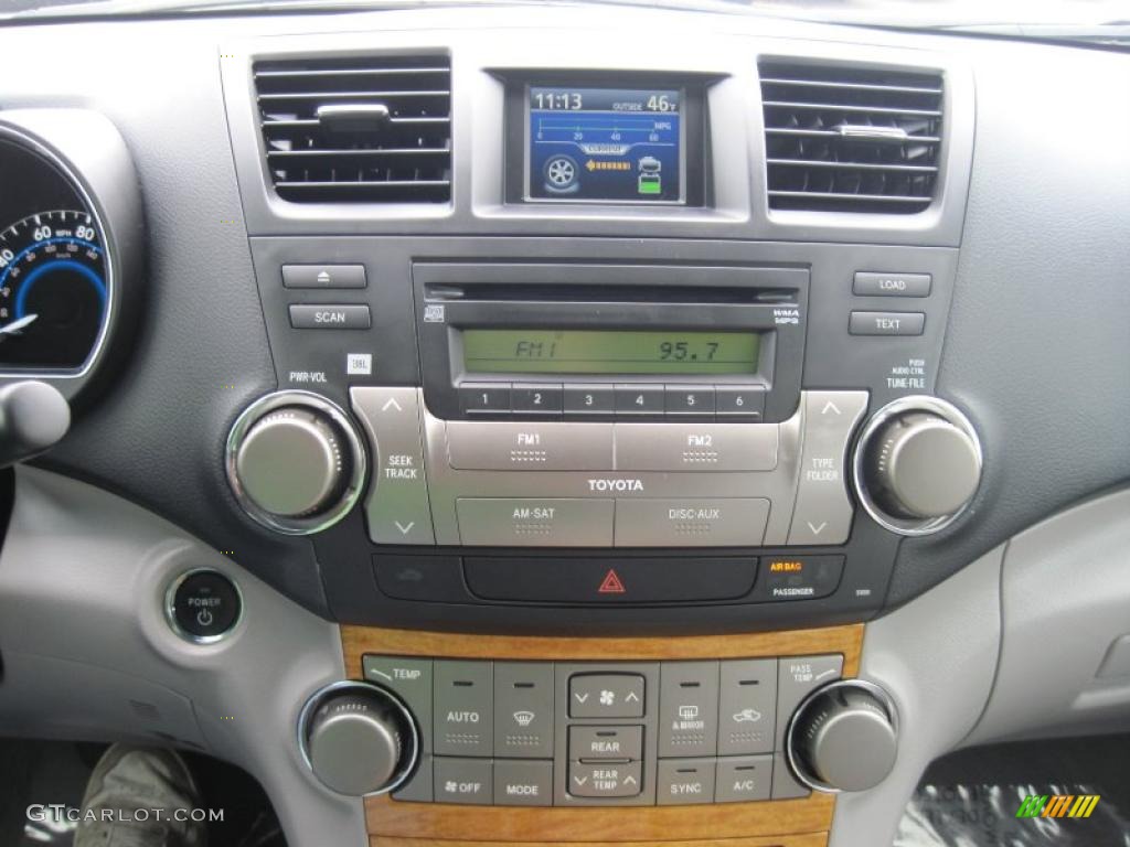 2008 Toyota Highlander Hybrid Limited 4WD Controls Photo #46544382