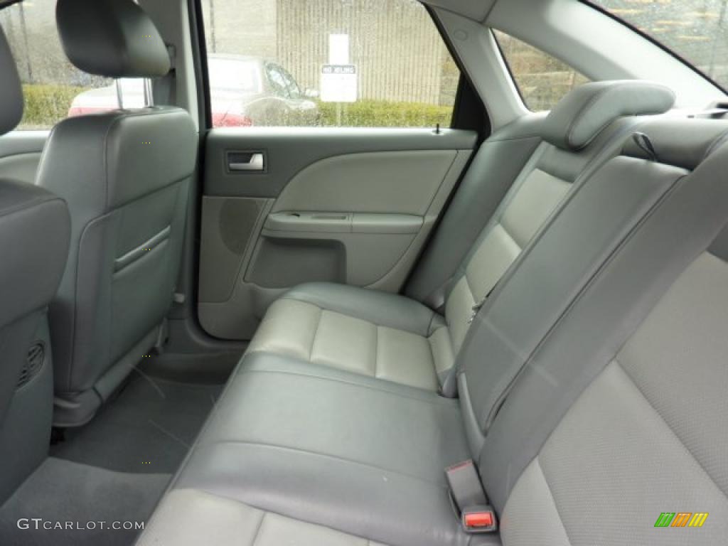 Shale Interior 2005 Mercury Montego Luxury AWD Photo #46546949
