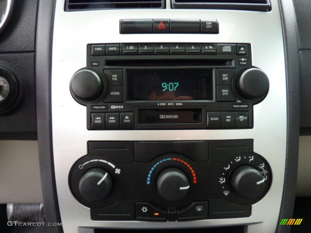 2006 Dodge Charger SXT Controls Photo #46547312