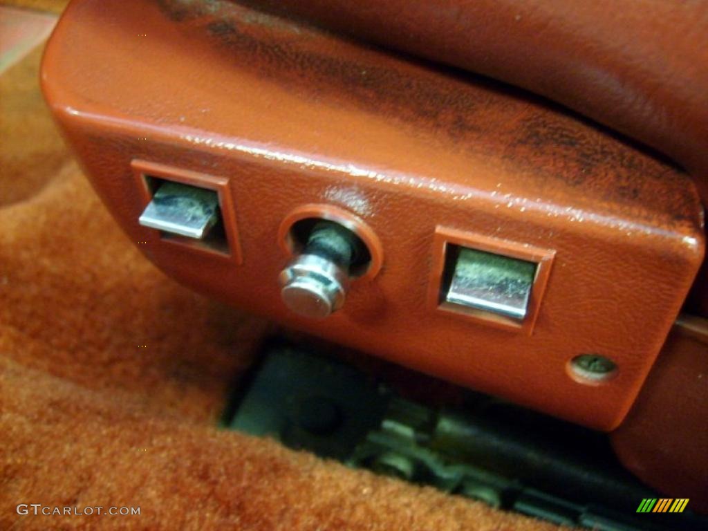 1982 Chevrolet Corvette Coupe Controls Photo #46549136