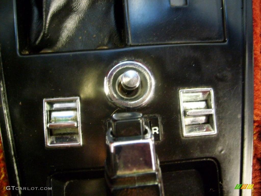 1982 Chevrolet Corvette Coupe Controls Photo #46549160