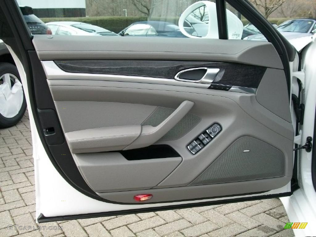 2011 Porsche Panamera S Platinum Grey Door Panel Photo #46550384