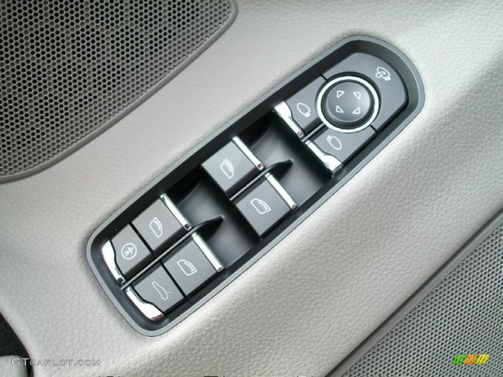2011 Porsche Panamera S Controls Photo #46550402