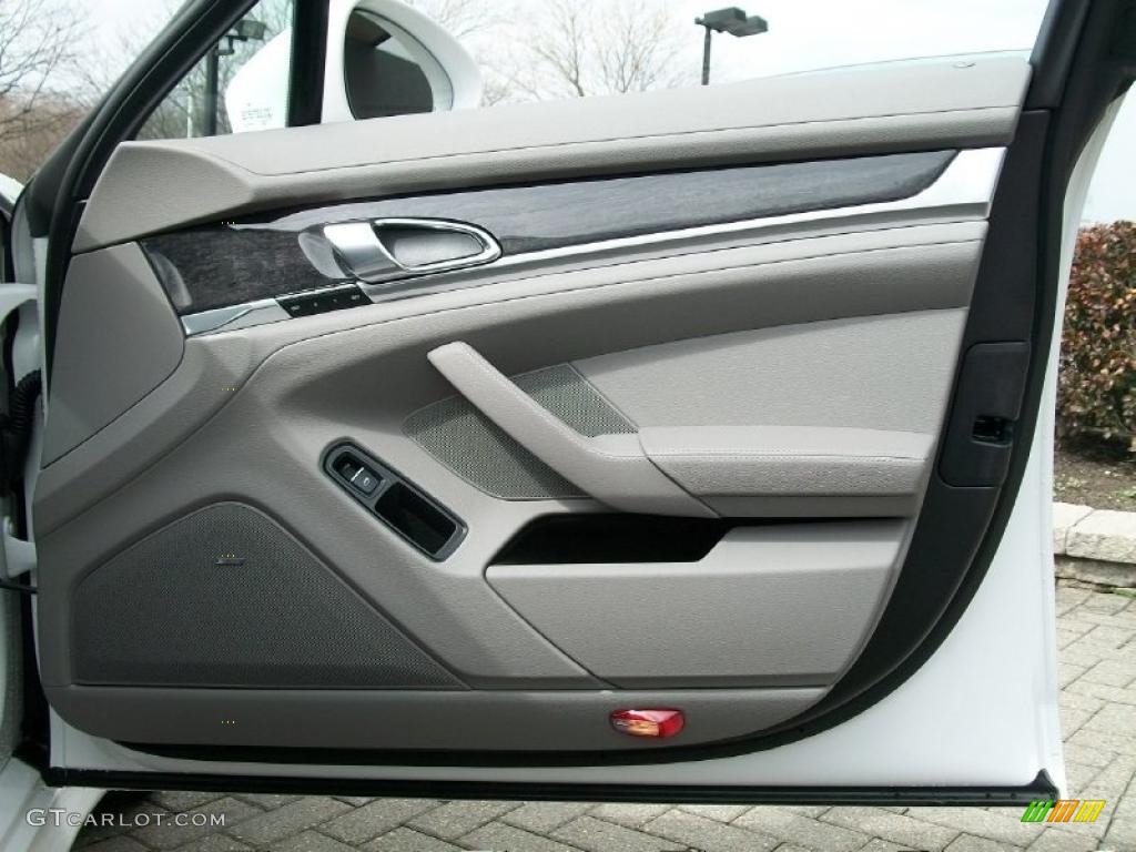 2011 Porsche Panamera S Platinum Grey Door Panel Photo #46550639