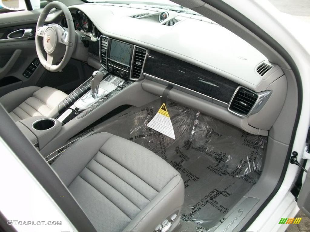 Platinum Grey Interior 2011 Porsche Panamera S Photo #46550651
