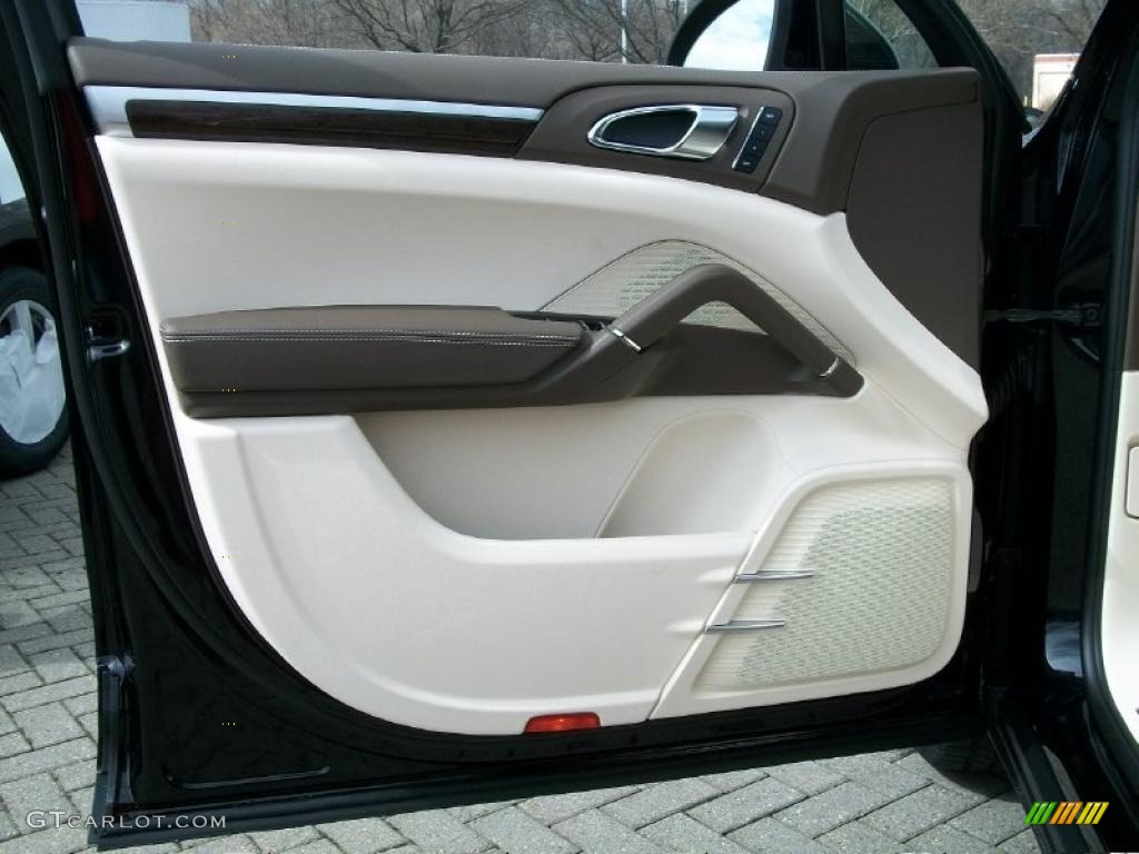 2011 Porsche Cayenne S Umber Brown/Cream Door Panel Photo #46550855