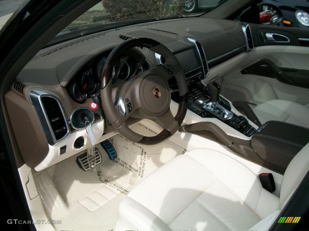 Umber Brown/Cream Interior 2011 Porsche Cayenne S Photo #46550882