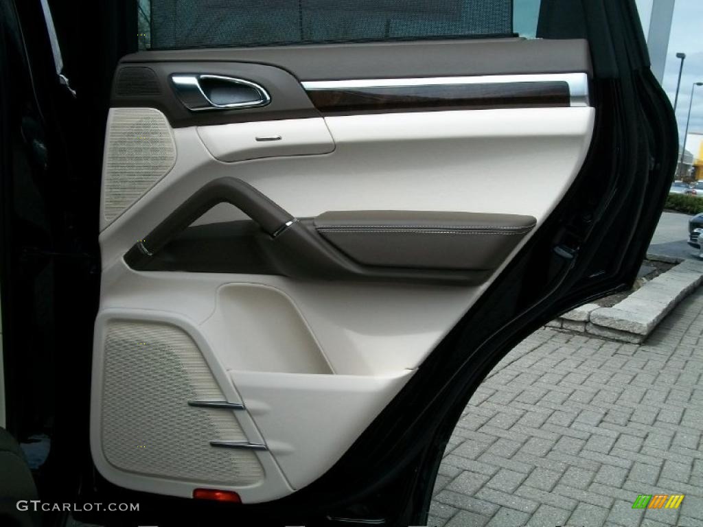 2011 Porsche Cayenne S Umber Brown/Cream Door Panel Photo #46551008