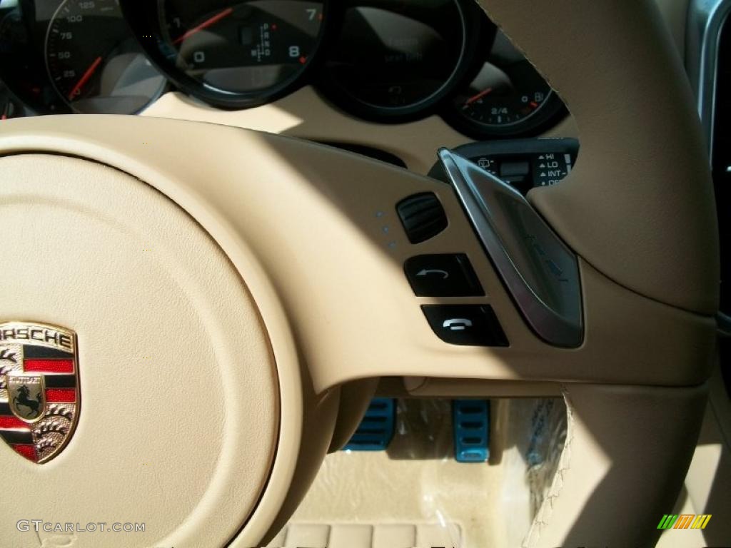 2011 Porsche Cayenne Turbo Controls Photo #46551641