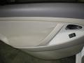 Super White - Camry LE Photo No. 18