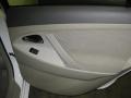 Super White - Camry LE Photo No. 24
