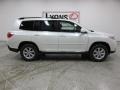 2011 Blizzard White Pearl Toyota Highlander V6 4WD  photo #17