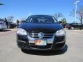 Black - Jetta SE Sedan Photo No. 8