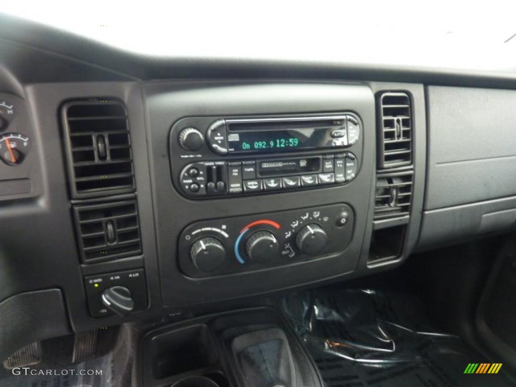2003 Dodge Dakota Sport Quad Cab 4x4 Controls Photos
