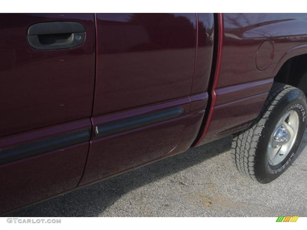 2001 Ram 1500 SLT Club Cab 4x4 - Dark Garnet Red Pearl / Mist Gray photo #30