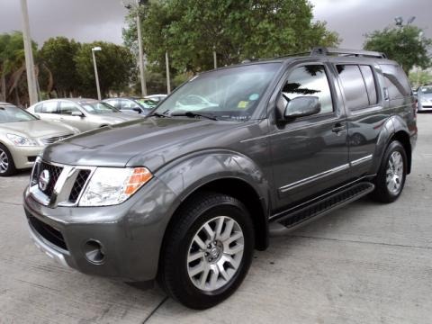 2009 Nissan Pathfinder LE Data, Info and Specs