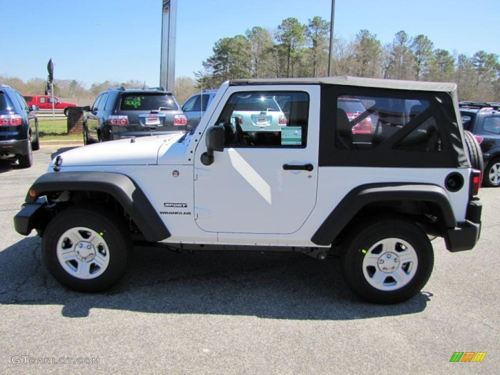 2011 Wrangler Sport 4x4 - Bright White / Black photo #4