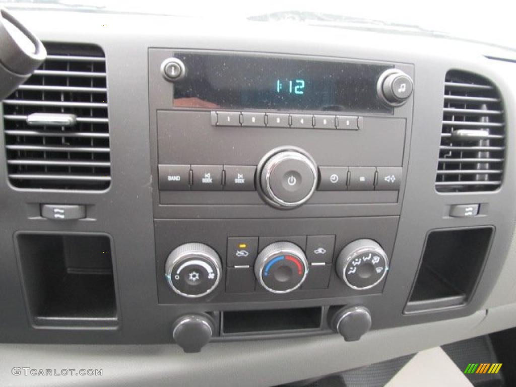 2010 Chevrolet Silverado 2500HD Regular Cab Chassis Utility Controls Photos