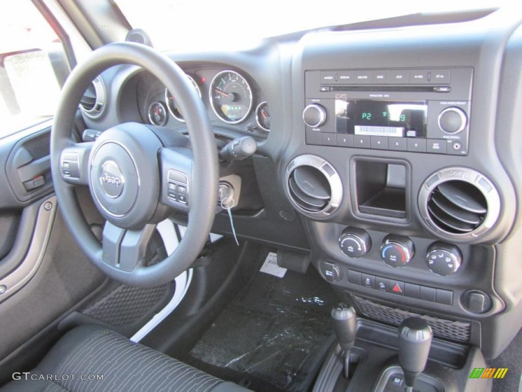 2011 Wrangler Sport 4x4 - Bright White / Black photo #16