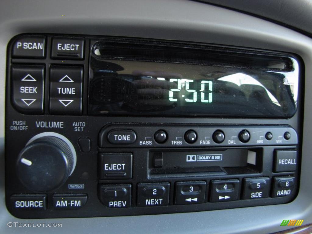 2001 Buick LeSabre Limited Controls Photo #46558266