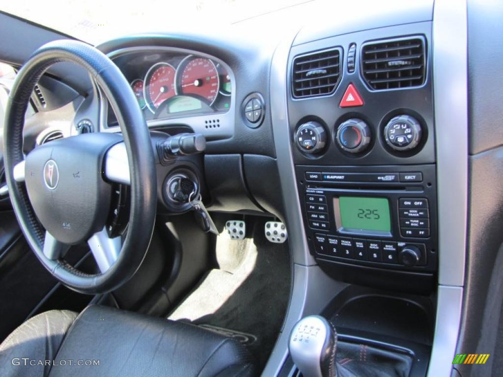 2005 Pontiac GTO Coupe Controls Photo #46558878