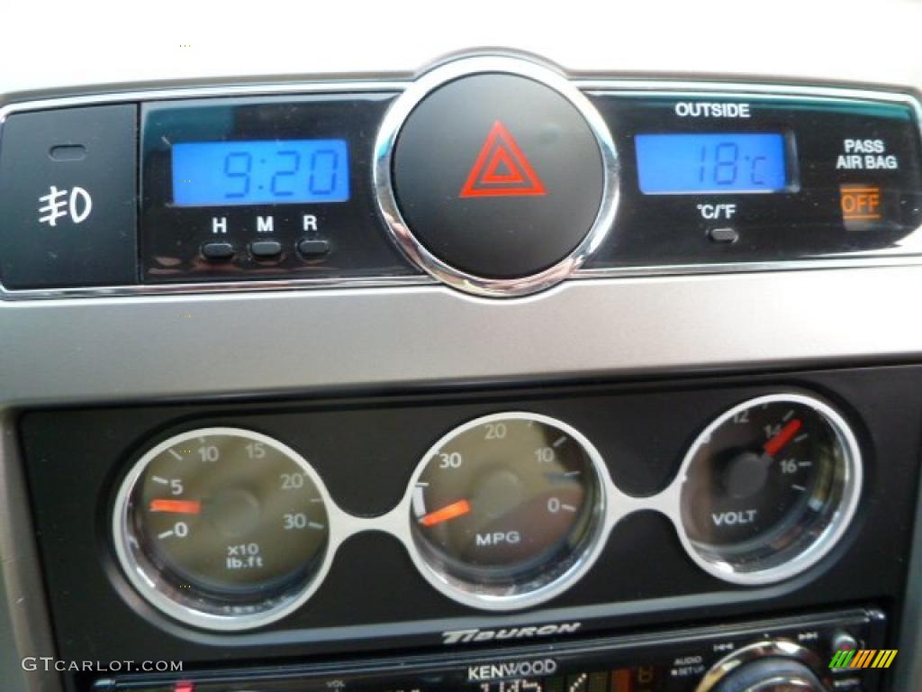 2007 Hyundai Tiburon GT Controls Photo #46559475