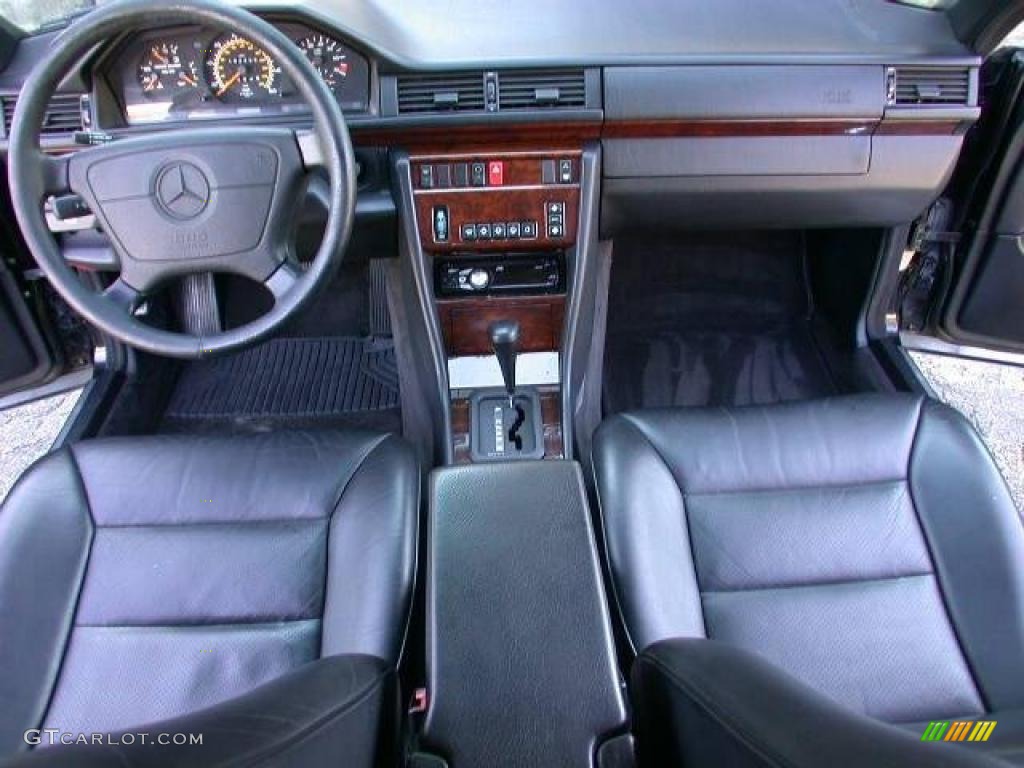 1994 Mercedes-Benz E 320 Convertible Black Dashboard Photo #46560333