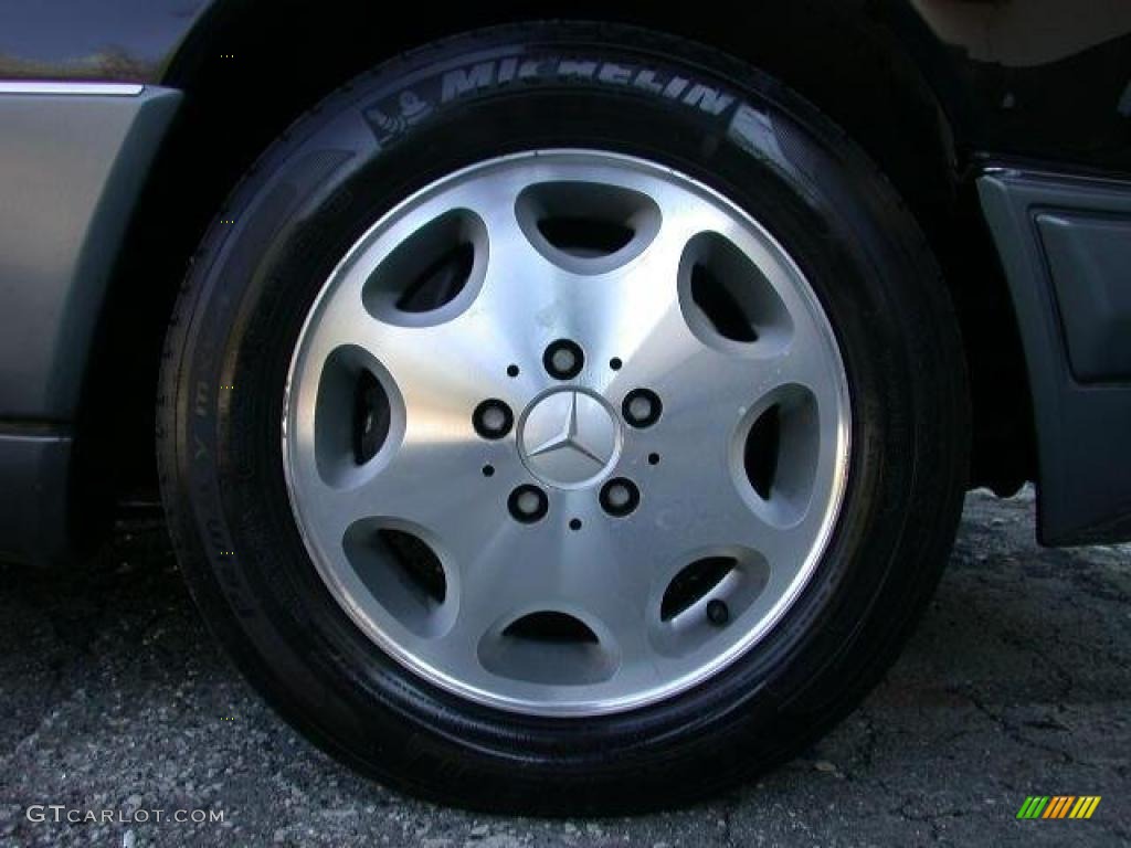 1994 Mercedes-Benz E 320 Convertible Wheel Photo #46560357