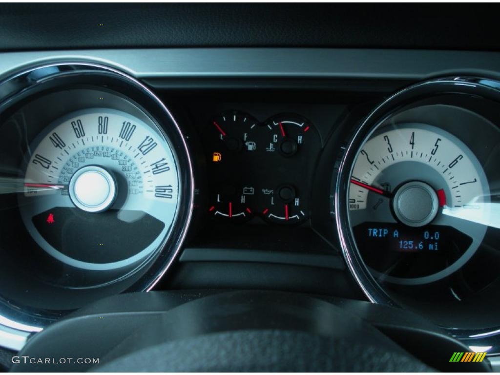 2012 Ford Mustang GT Premium Convertible Gauges Photo #46563262