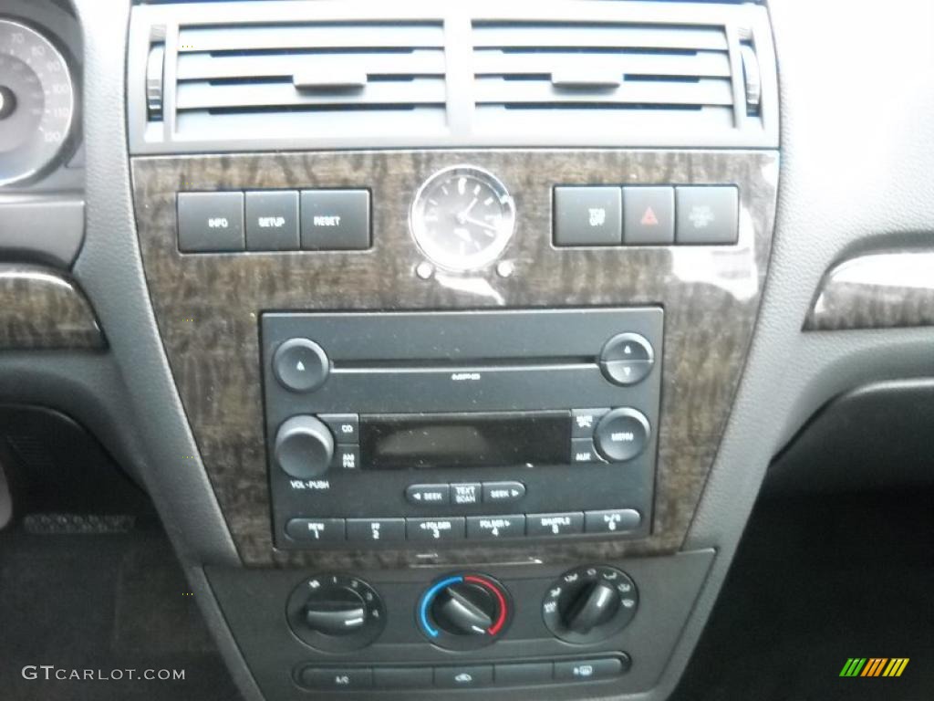 2007 Mercury Milan V6 Controls Photo #46563790