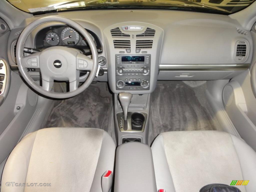 2004 Chevrolet Malibu Maxx LT Wagon Gray Dashboard Photo #46563940