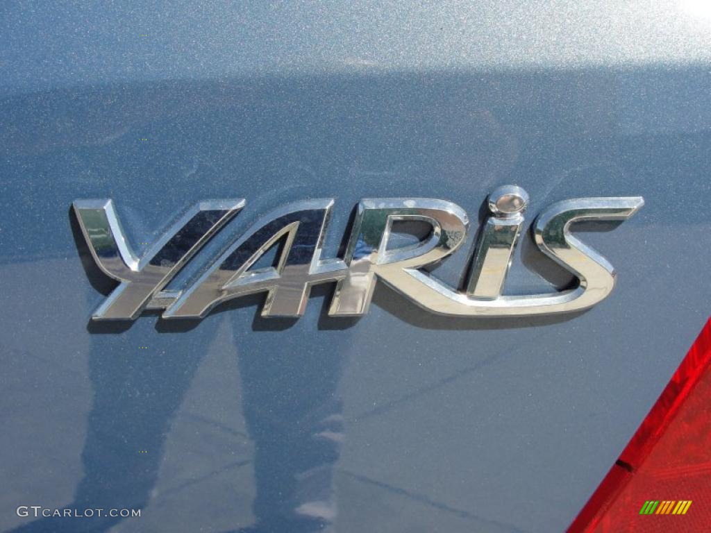 2011 Yaris 5 Door Liftback - Bayou Blue Pearl / Dark Charcoal photo #17