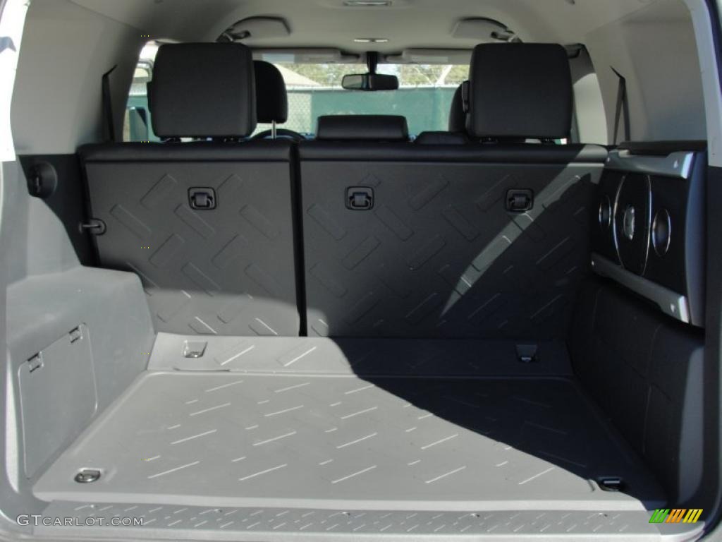 2011 Toyota FJ Cruiser 4WD Trunk Photo #46566322