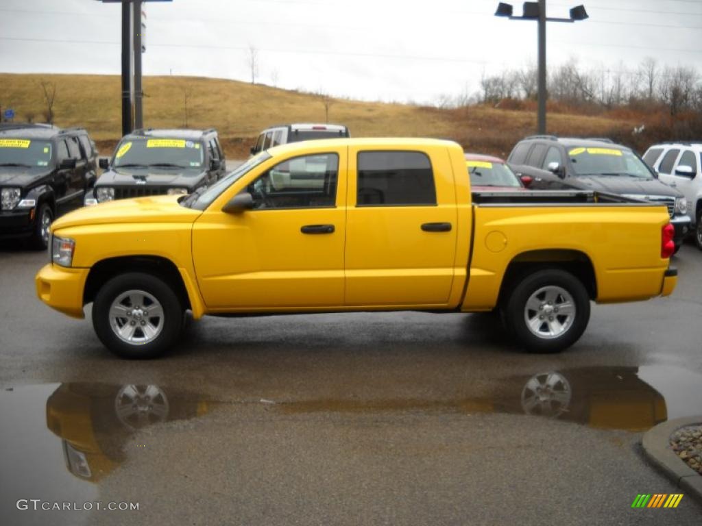 2008 Dakota SLT Crew Cab 4x4 - Detonator Yellow / Dark Slate Gray/Medium Slate Gray photo #5