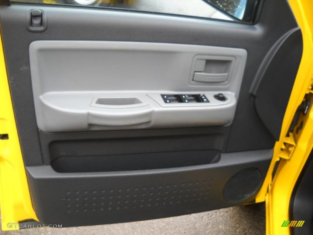 2008 Dakota SLT Crew Cab 4x4 - Detonator Yellow / Dark Slate Gray/Medium Slate Gray photo #6