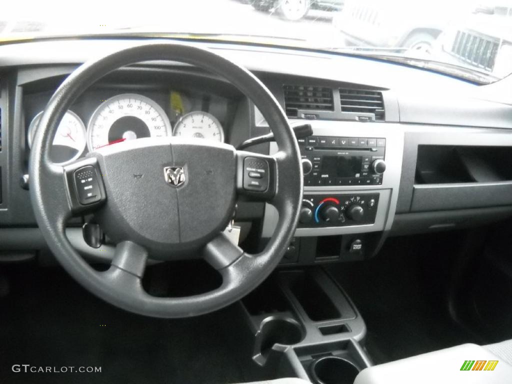 2008 Dakota SLT Crew Cab 4x4 - Detonator Yellow / Dark Slate Gray/Medium Slate Gray photo #11