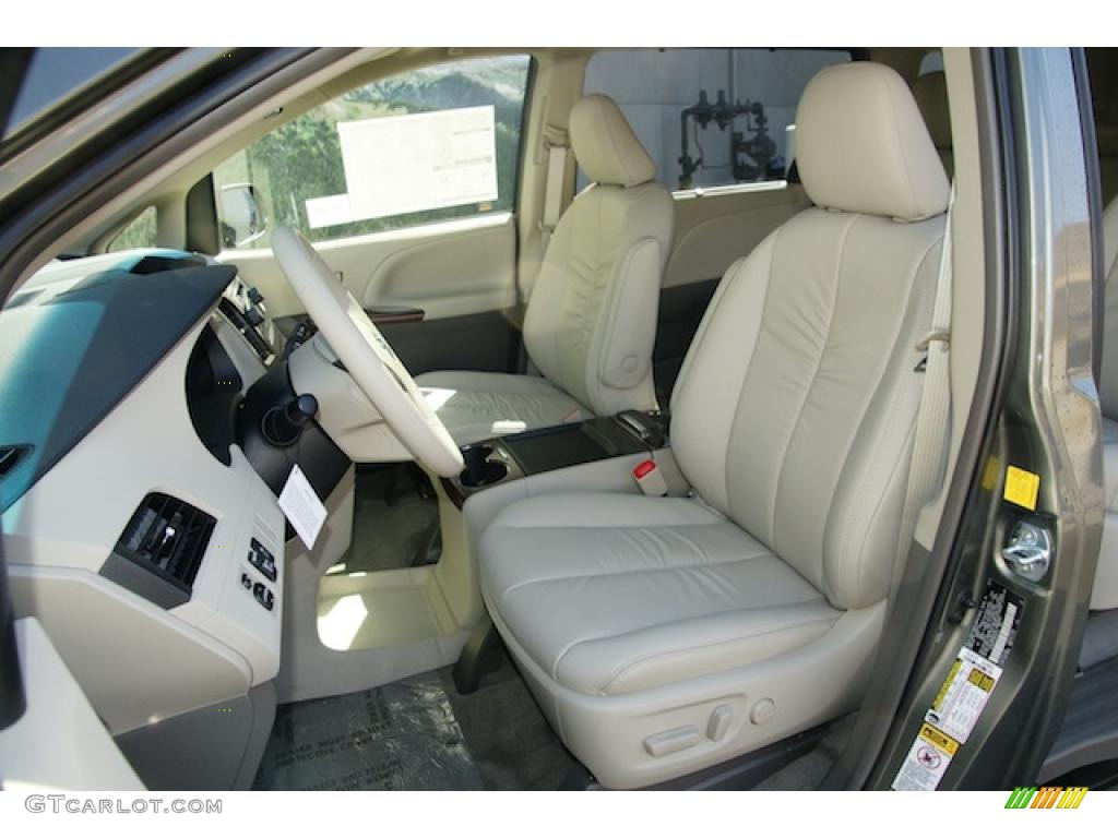 Light Gray Interior 2011 Toyota Sienna XLE AWD Photo #46569079