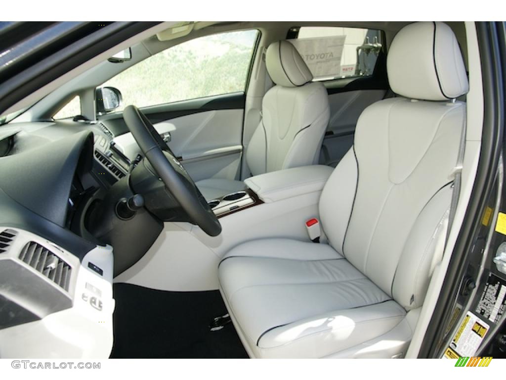 Light Gray Interior 2011 Toyota Venza V6 AWD Photo #46569586