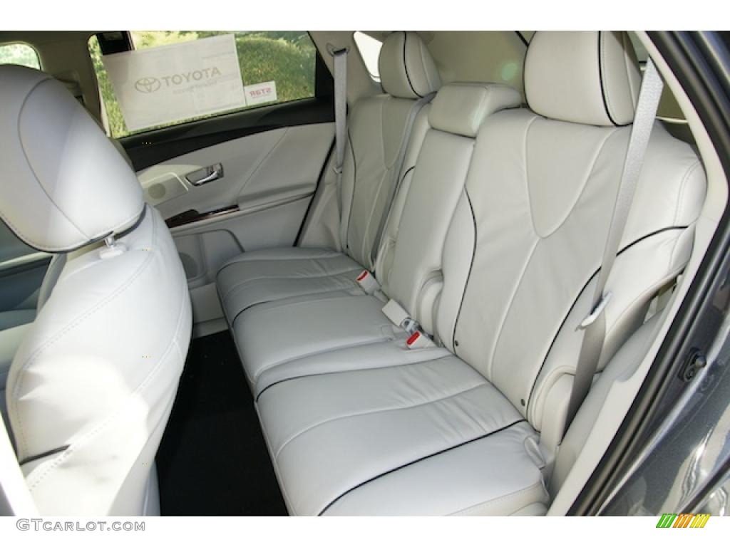 Light Gray Interior 2011 Toyota Venza V6 AWD Photo #46569601