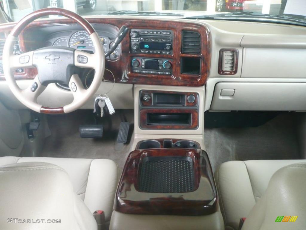 2004 Tahoe LT 4x4 - Silver Birch Metallic / Tan/Neutral photo #18