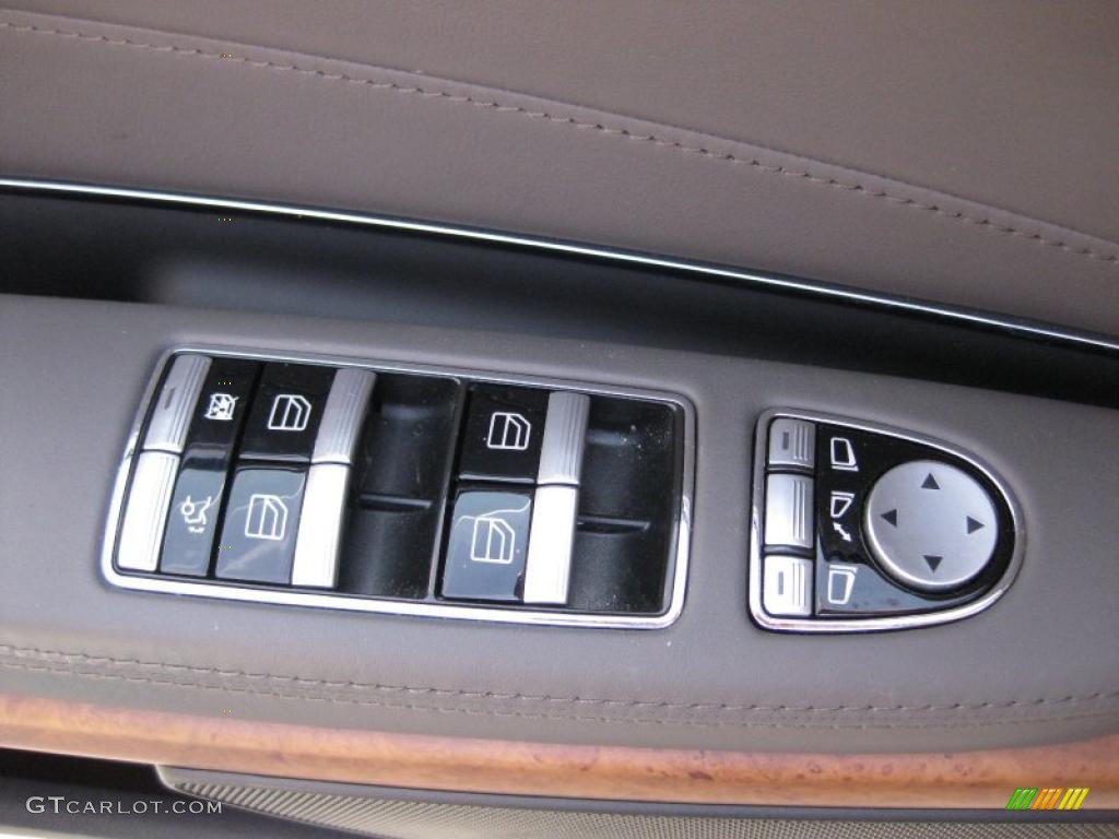2009 Mercedes-Benz CL 550 4Matic Controls Photo #46575110